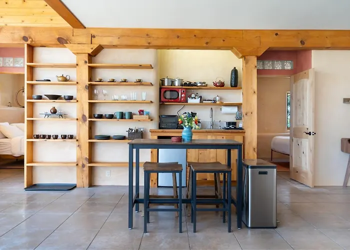 Santa Fe Ridgetop Retreat With 2 Hot Tubs And Views