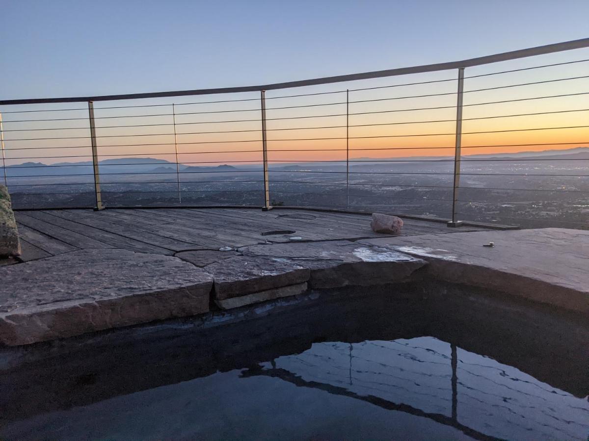 Hébergement de vacances Ridgetop Retreat With 2 Hot Tubs And Views
