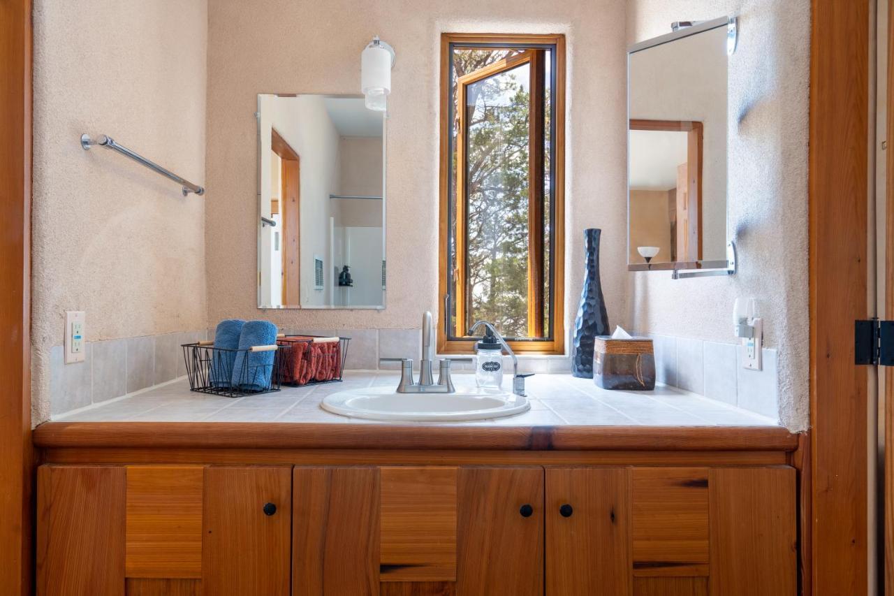 Ridgetop Retreat With 2 Hot Tubs And Views Hébergement de vacances